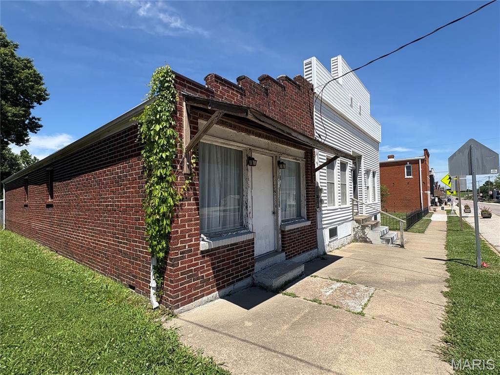 City/Rosebud - Commercial Sale