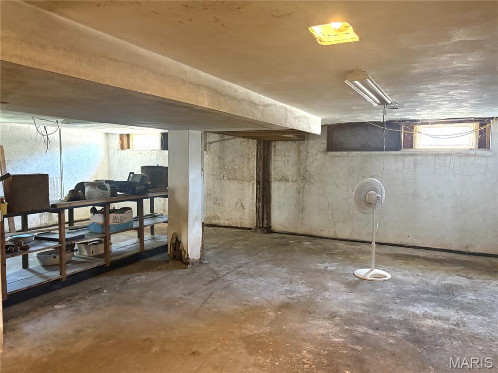 City/Rosebud - Commercial Sale