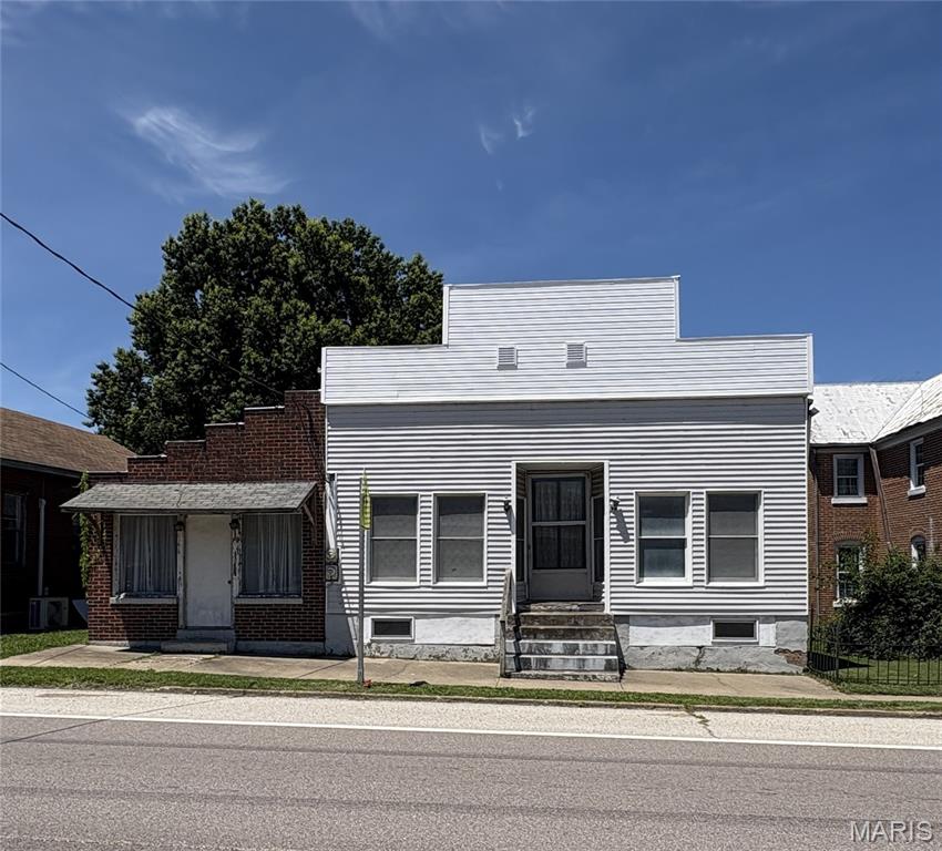 City/Rosebud - Commercial Sale