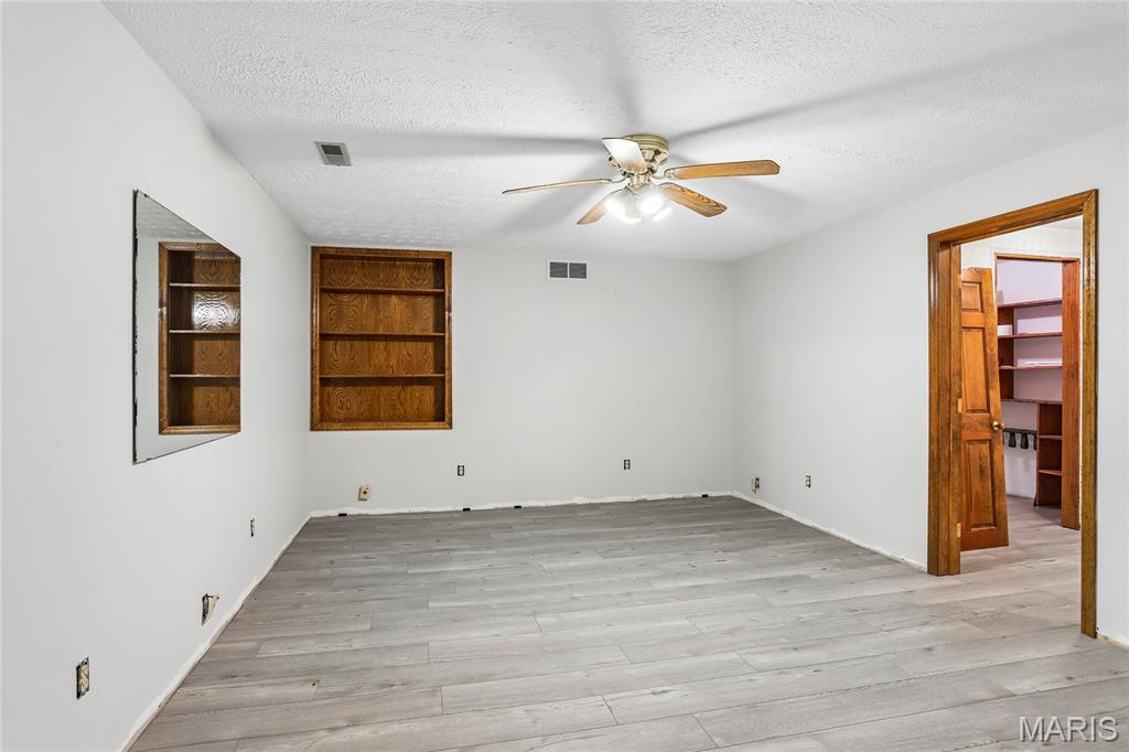Whispering Oaks 7th Add - Residential