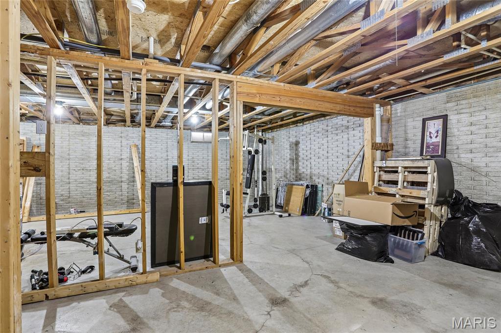 Whispering Oaks 7th Add - Residential