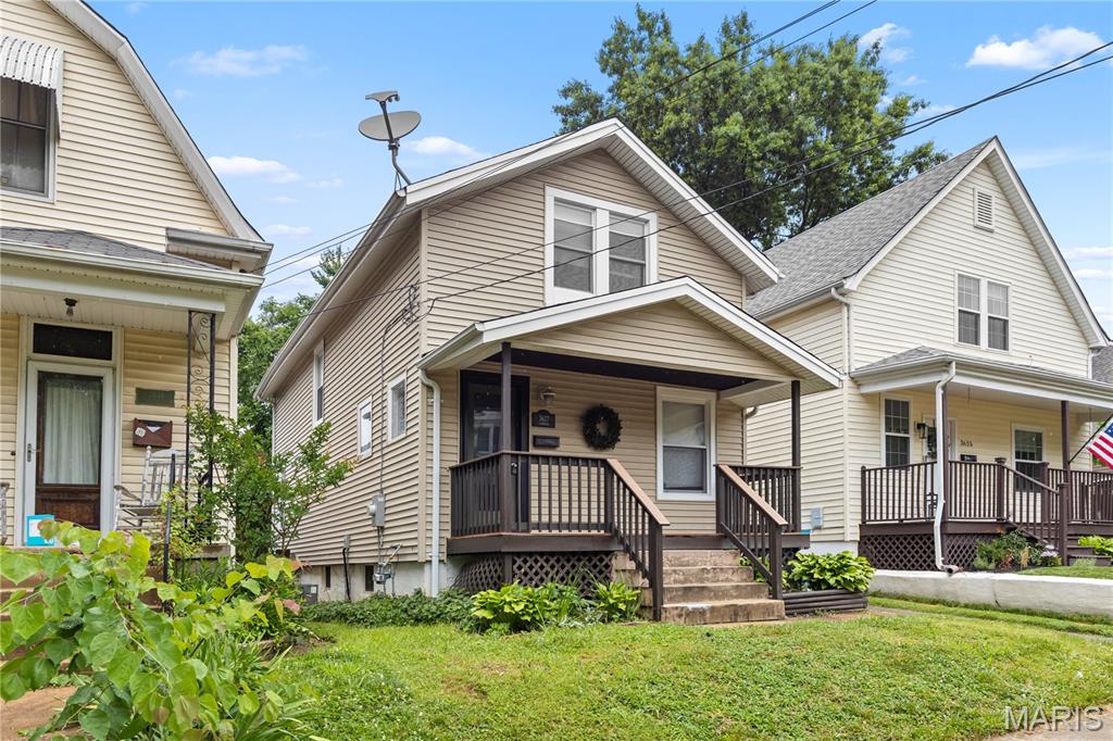Welcome to 3627 Cambridge Ave in Maplewood — a clean and charming home located on a great Maplewood street. This property features a bright and comfortable layout with newer finishes throughout, giving the home a fresh and move-in ready feel.

The kitchen is a standout feature, offering a clean, updated look with plenty of space for cooking and everyday use. The home also includes comfortable living areas, good natural light, and a practical floor plan.

Step outside and enjoy the great backyard, perfect for entertaining, relaxing, pets, gardening, or future outdoor improvements. Located in a highly desirable Maplewood location, this home is close to local restaurants, shops, parks, schools, and major highways.

A great opportunity for an owner-occupant or investor looking for a solid home in one of the most convenient and desirable areas in St. Louis County.

Clean home, great kitchen, newer finishes, nice backyard, and a fantastic Maplewood location — schedule your showing today!