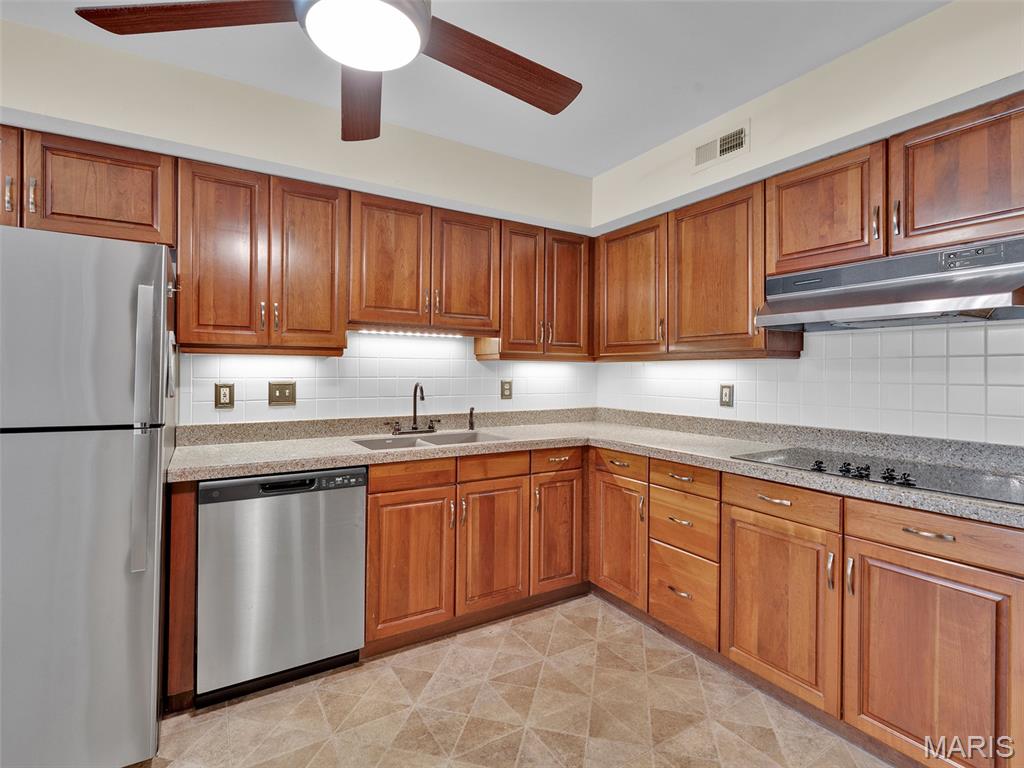 Baywood Villages Condo Ph Fourt - Residential