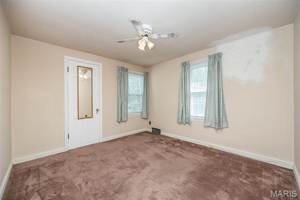 Royal Place - Residential