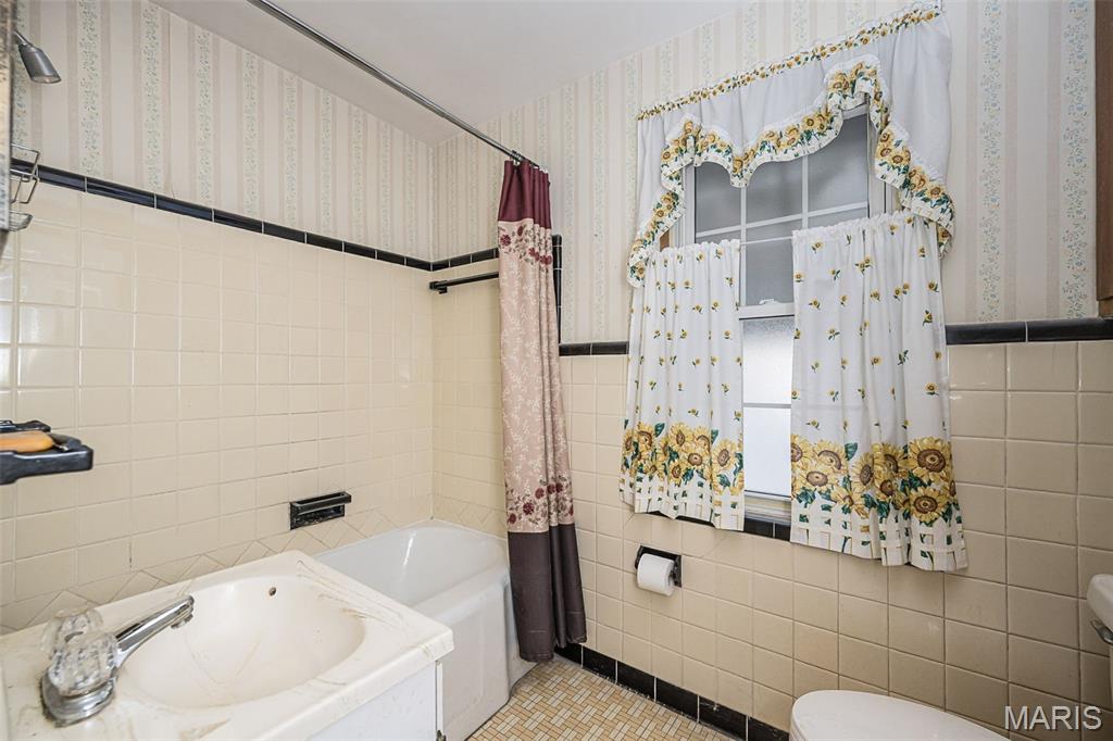 Royal Place - Residential