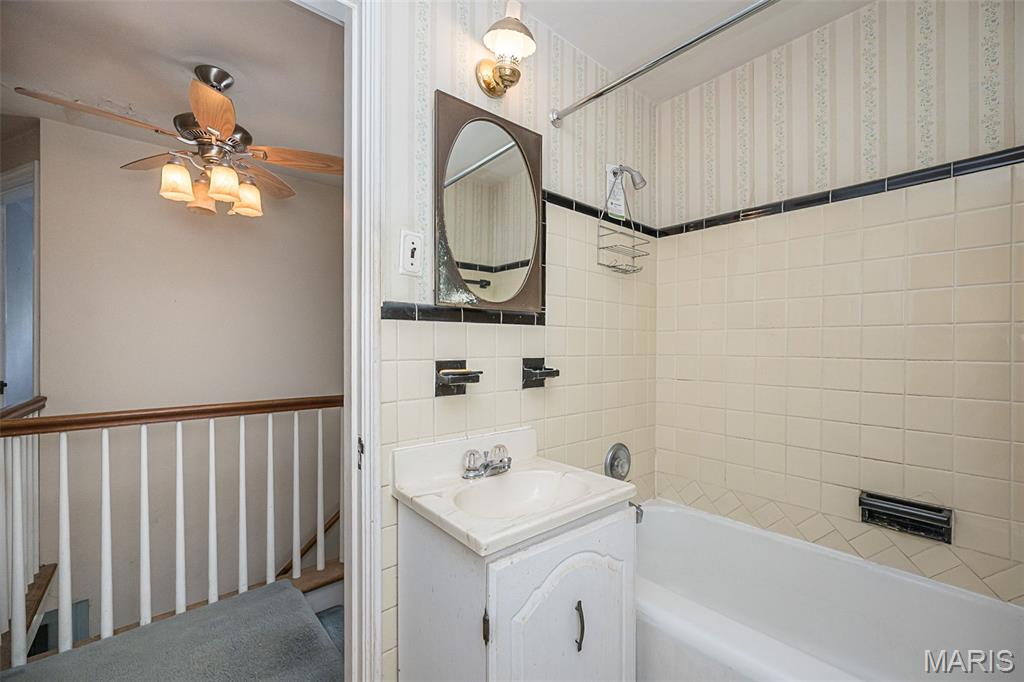 Royal Place - Residential