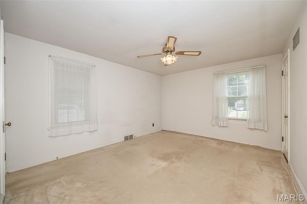 Royal Place - Residential