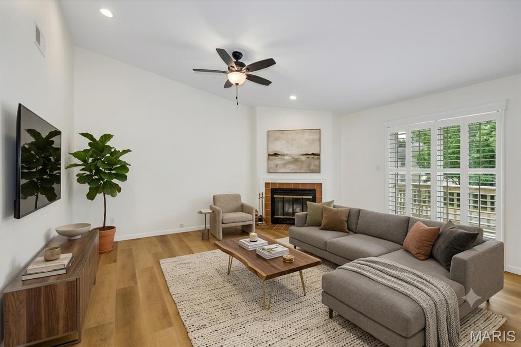 Brentwood Forest Condo Ph Eight - Residential