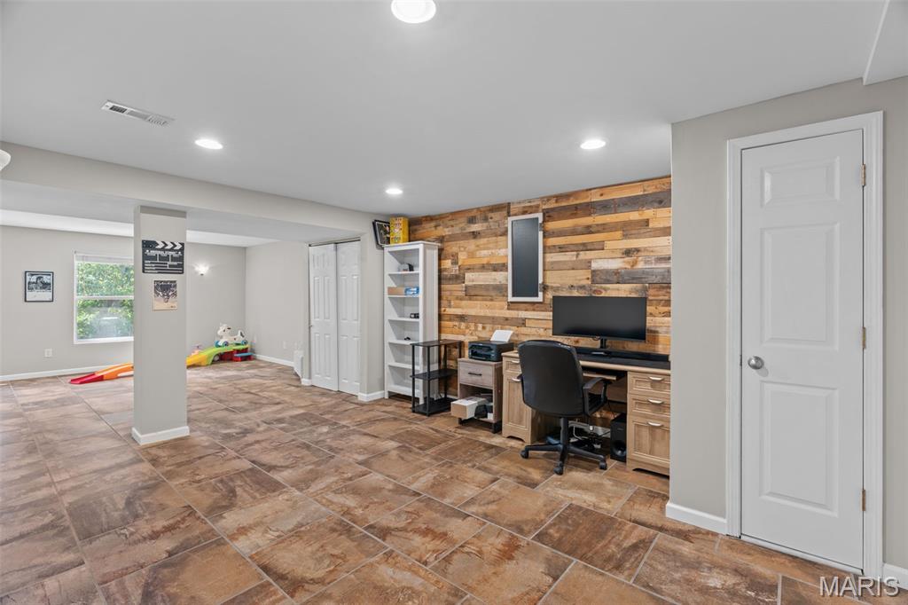 Estates/Hickory Manor - Residential