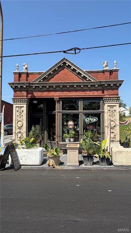 Carondelet Neighborhood - Commercial Sale
