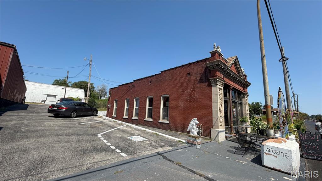 Carondelet Neighborhood - Commercial Sale