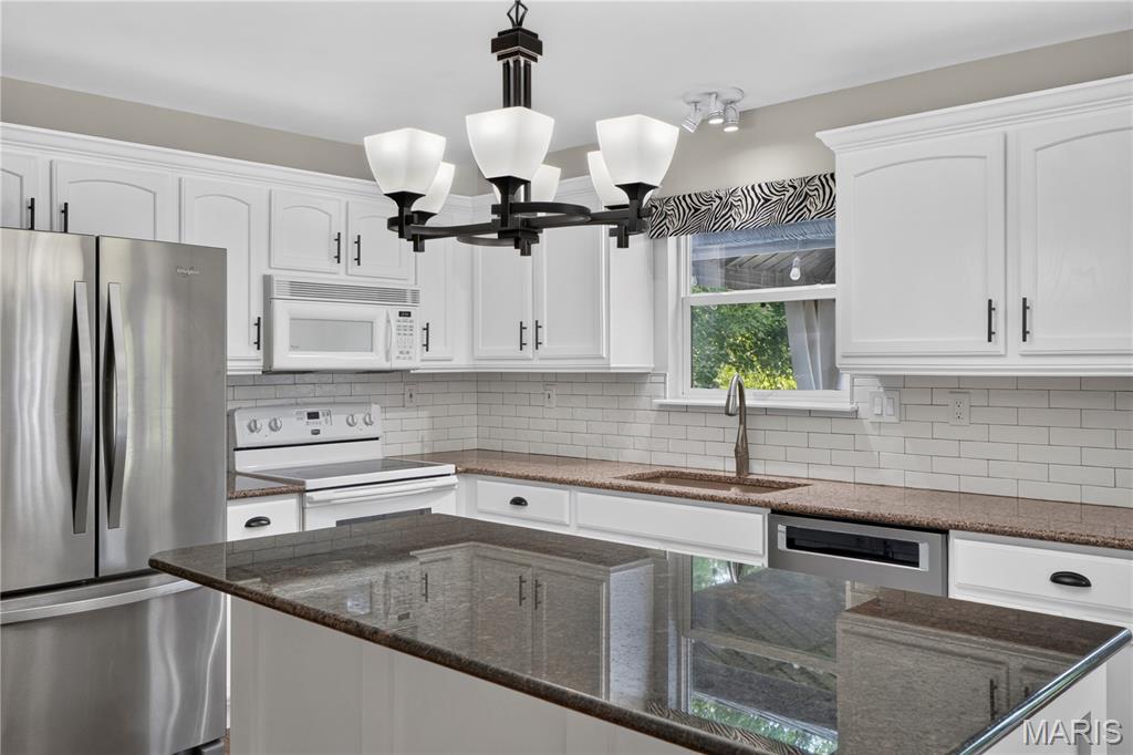 Hamptons At Dardenne - Residential