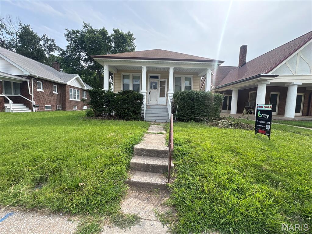 Welcome to 3220 W Main St, Belleville, IL 62226. This 2-bedroom, 1-bath home features a spacious living room, kitchen, sunroom, and basement space, with both bedrooms located upstairs. With room for updates and improvements, this property offers a great opportunity to add your own personal touches. Conveniently located near local amenities, shopping, and major roadways.