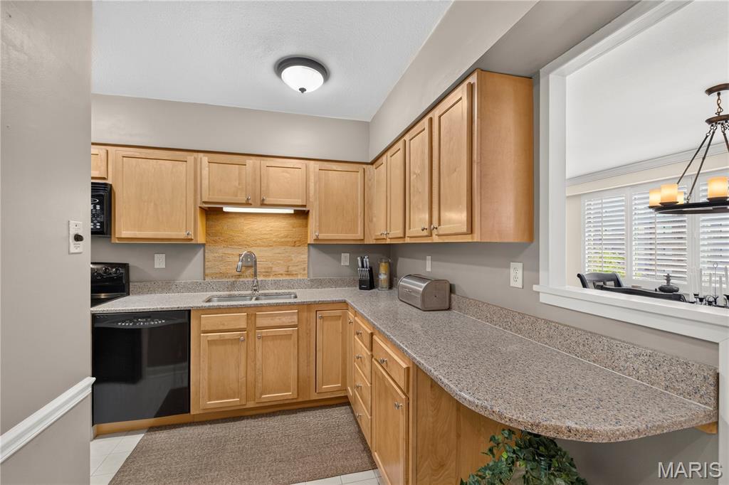 Hanley Towers Apts Condo - Residential