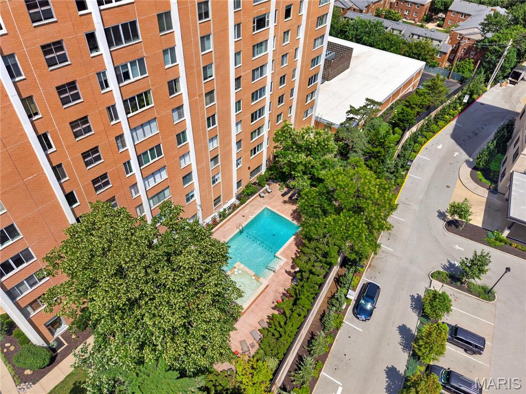 Hanley Towers Apts Condo - Residential