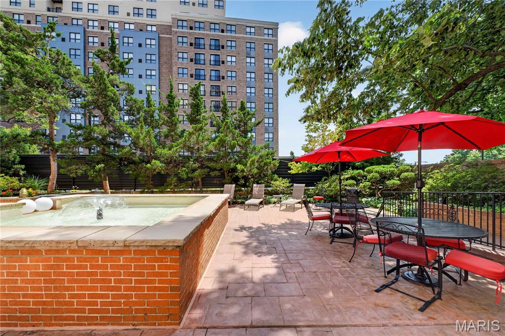 Hanley Towers Apts Condo - Residential