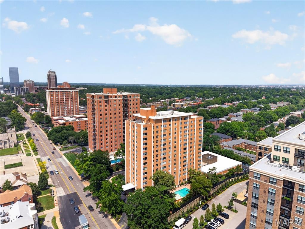 Hanley Towers Apts Condo - Residential