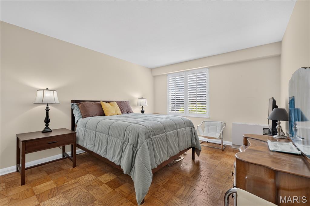 Hanley Towers Apts Condo - Residential