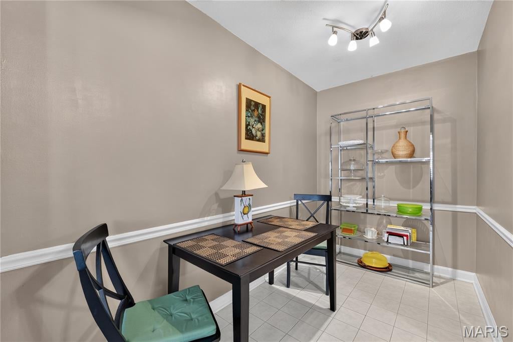 Hanley Towers Apts Condo - Residential