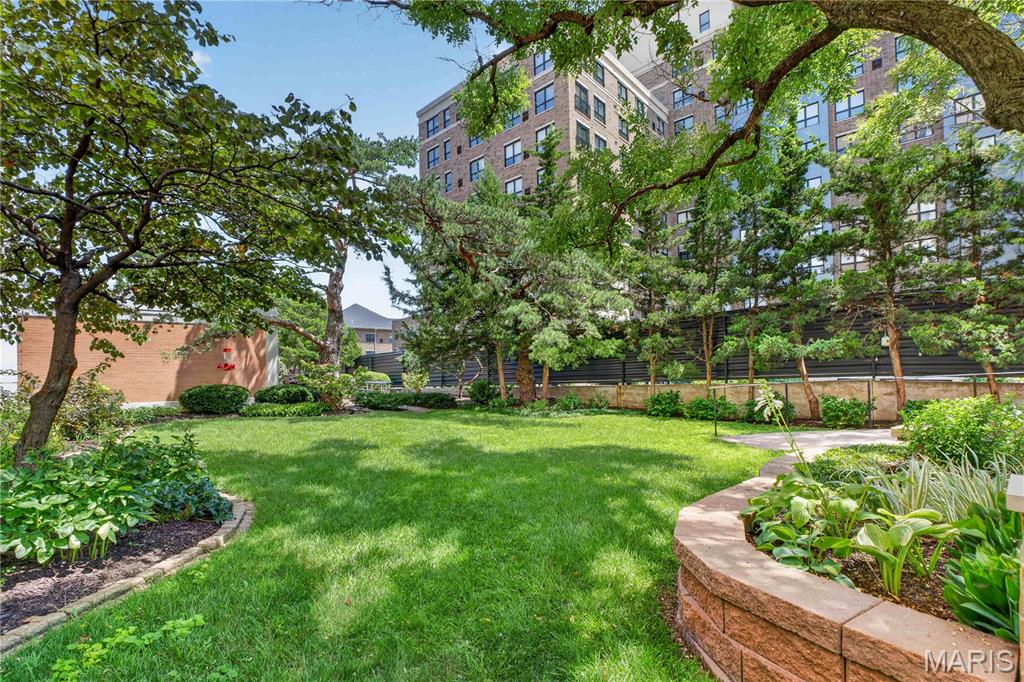 Hanley Towers Apts Condo - Residential