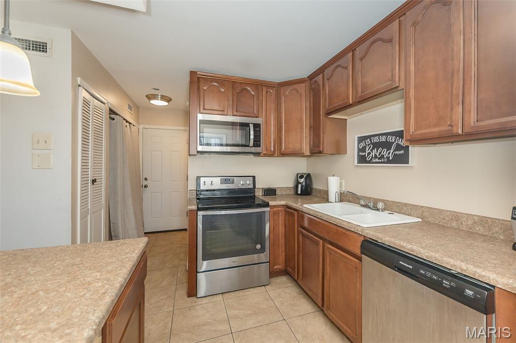 River Oaks Estates Two Condo - Residential