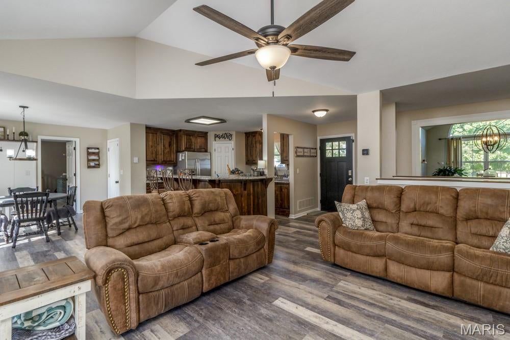 MEADOWLAKE ESTATES - Residential