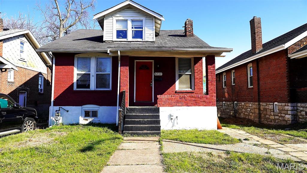 Discover this investor’s special!!!  Charming 1.5-story brick home featuring 4 spacious bedrooms.  This property offers immense potential—ideal for renovation and a future income-generating asset.  Don’t miss this prime opportunity to build equity.
