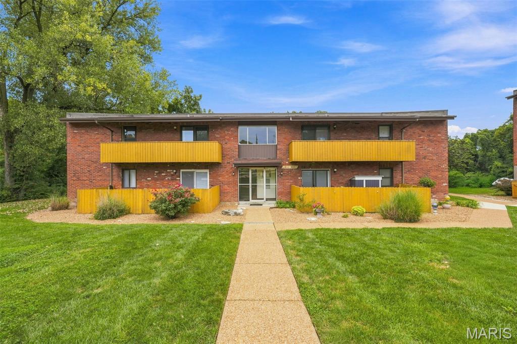 Welcome Home! Here's your opportunity to own a move in ready first floor unit located in a great S. County location . This two bed, one bath unit has been freshly painted and the primary features a spacious walk in closet. Sellers have completed many updates within the last few years, including subway tile back splash, countertops, GFCI's, some fixtures, electric range, blinds and list goes on. Other features include a large storage area., communal laundry with newer washers/dryers, one assigned parking space and plenty of visitor spaces.  A fenced in patio allows for outdoor entertaining. Close to many S. County restaurants and within in minutes of interstate 55.