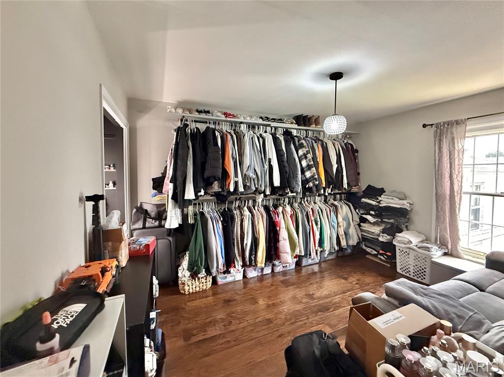Chateau De Ville Condo Sec - Residential