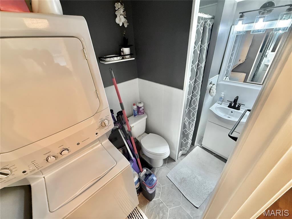 Chateau De Ville Condo Sec - Residential