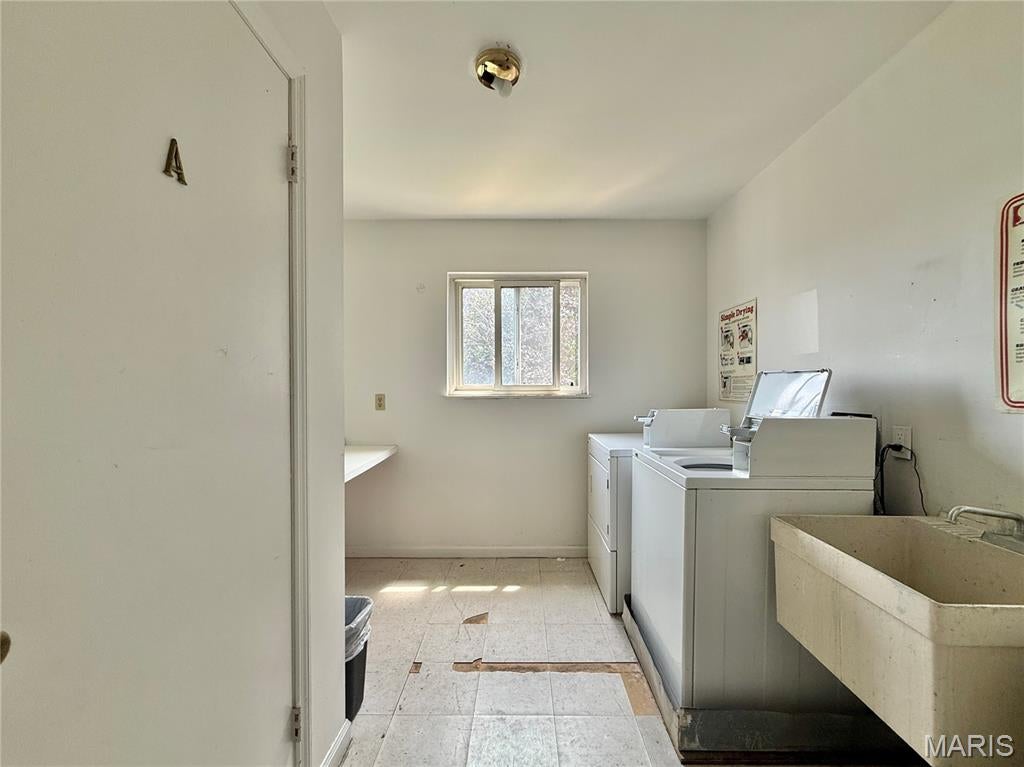 Chateau De Ville Condo Sec - Residential