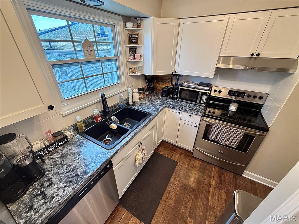 Chateau De Ville Condo Sec - Residential