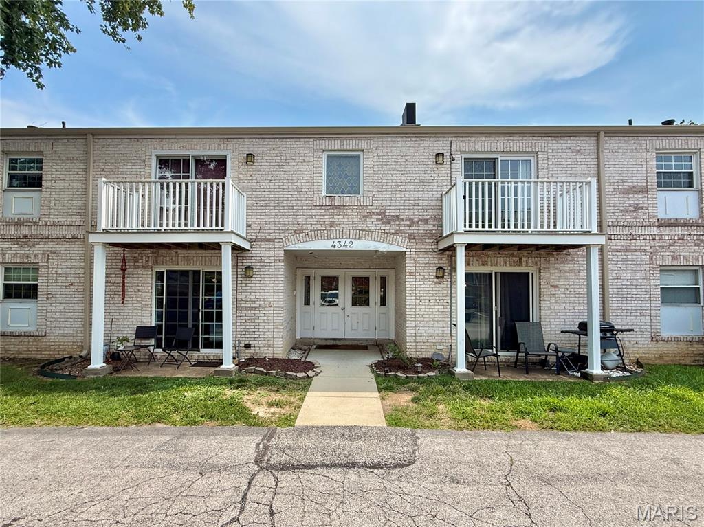 Chateau De Ville Condo Sec - Residential