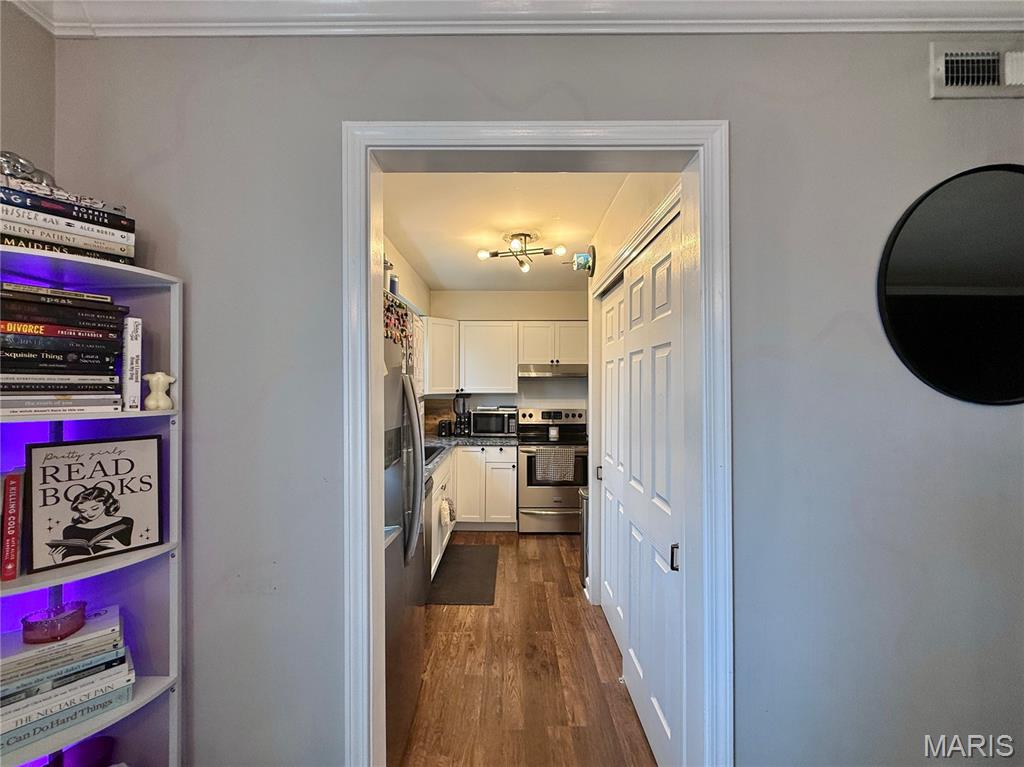 Chateau De Ville Condo Sec - Residential