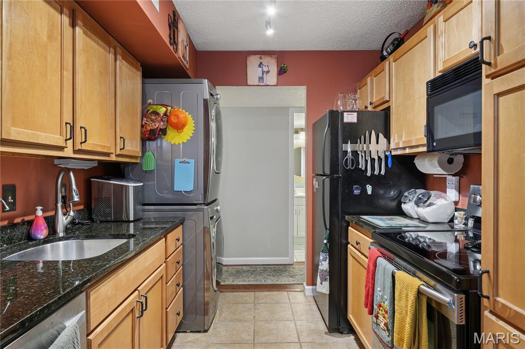 Brentwood Forest Condo - Residential