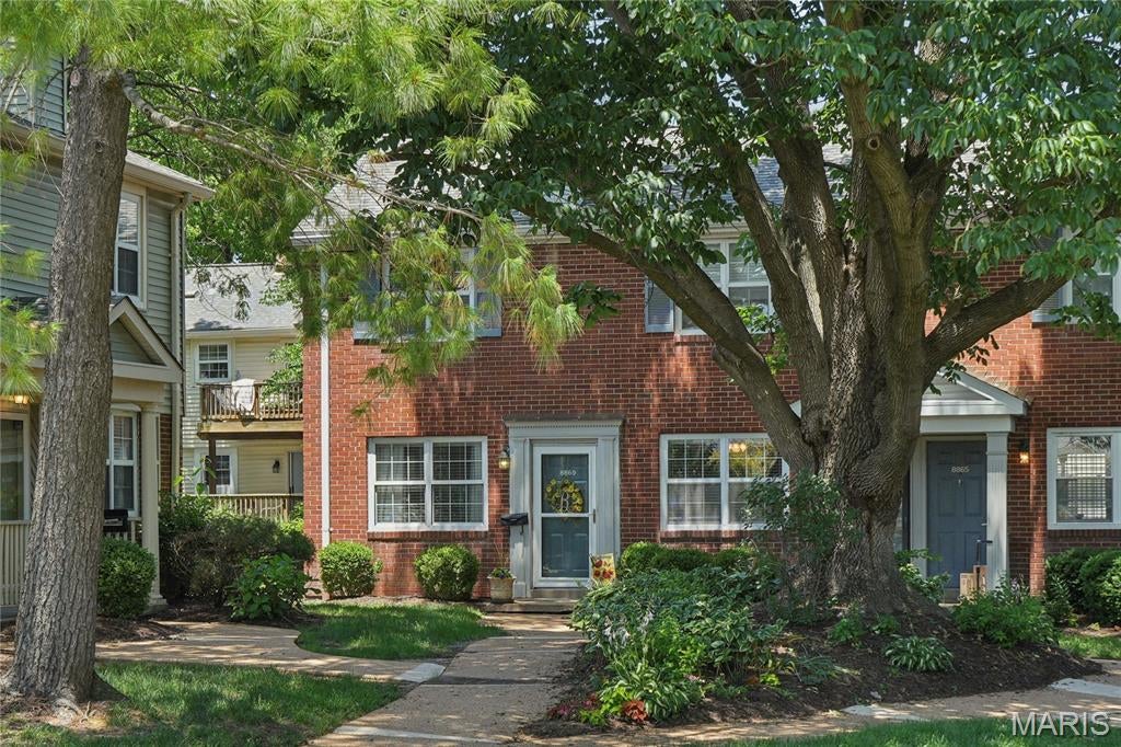 Brentwood Forest Condo - Residential