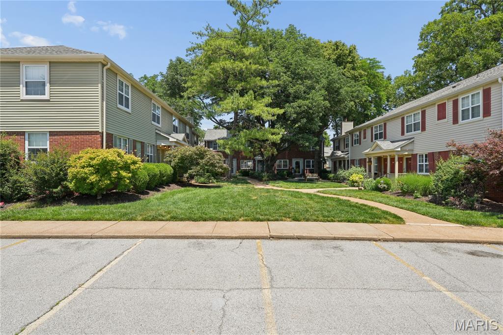 Brentwood Forest Condo - Residential