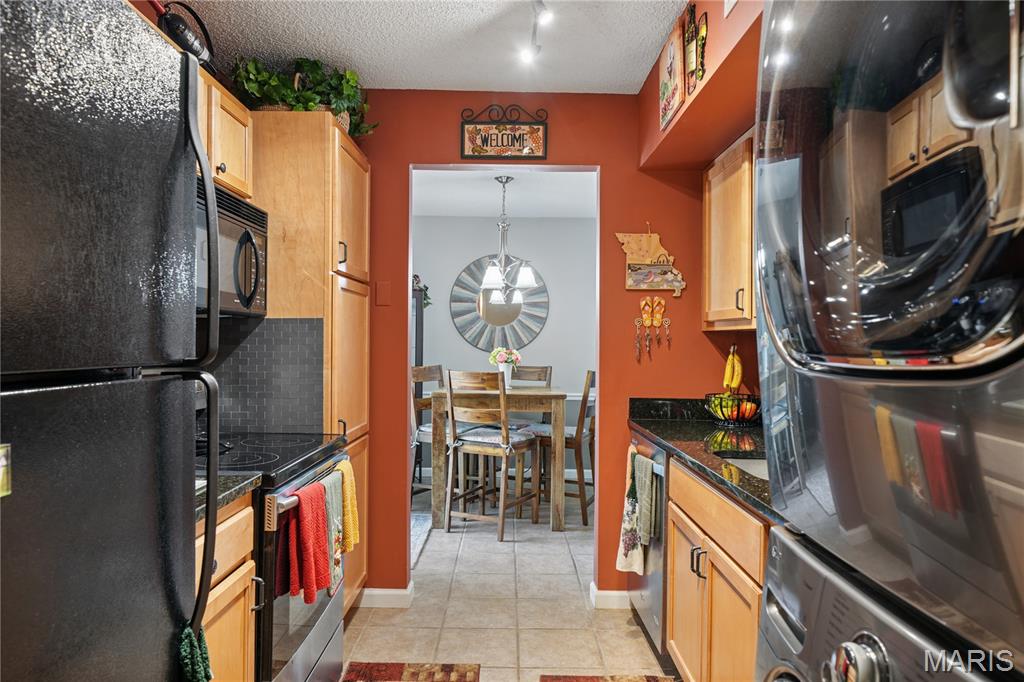 Brentwood Forest Condo - Residential