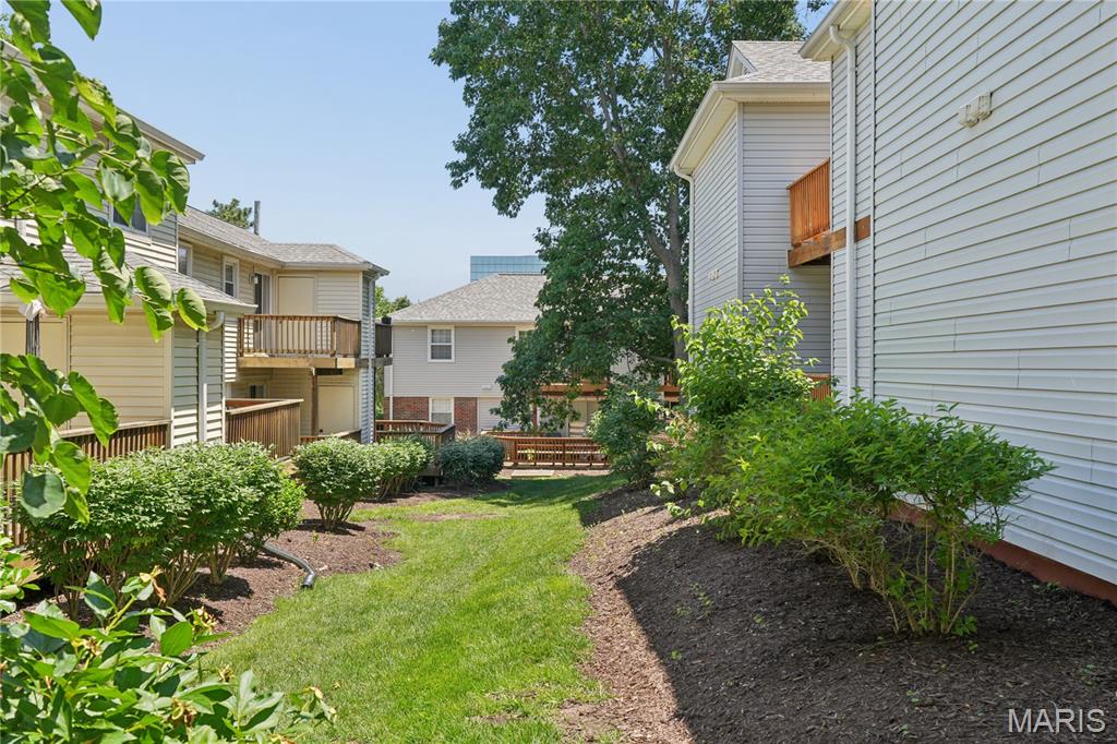 Brentwood Forest Condo - Residential