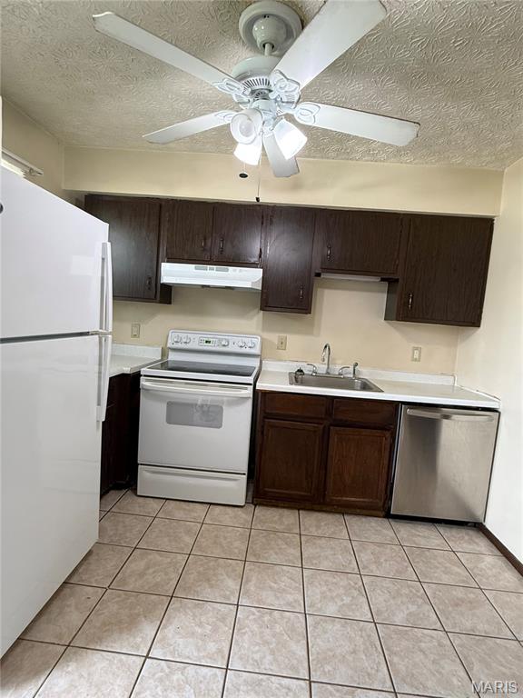 HOWARD PLACE - Residential Lease