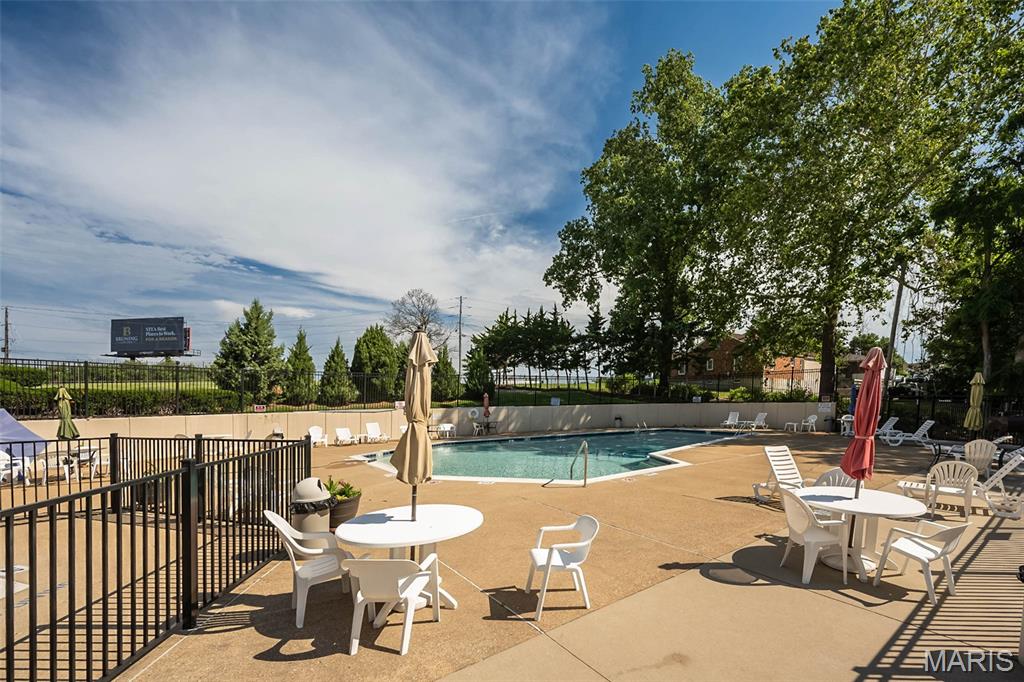 Autumn Lakes Eight Condo Thir - Residential