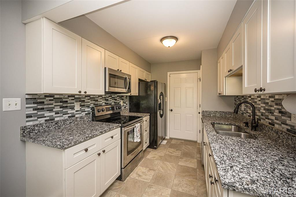 Autumn Lakes Eight Condo Thir - Residential
