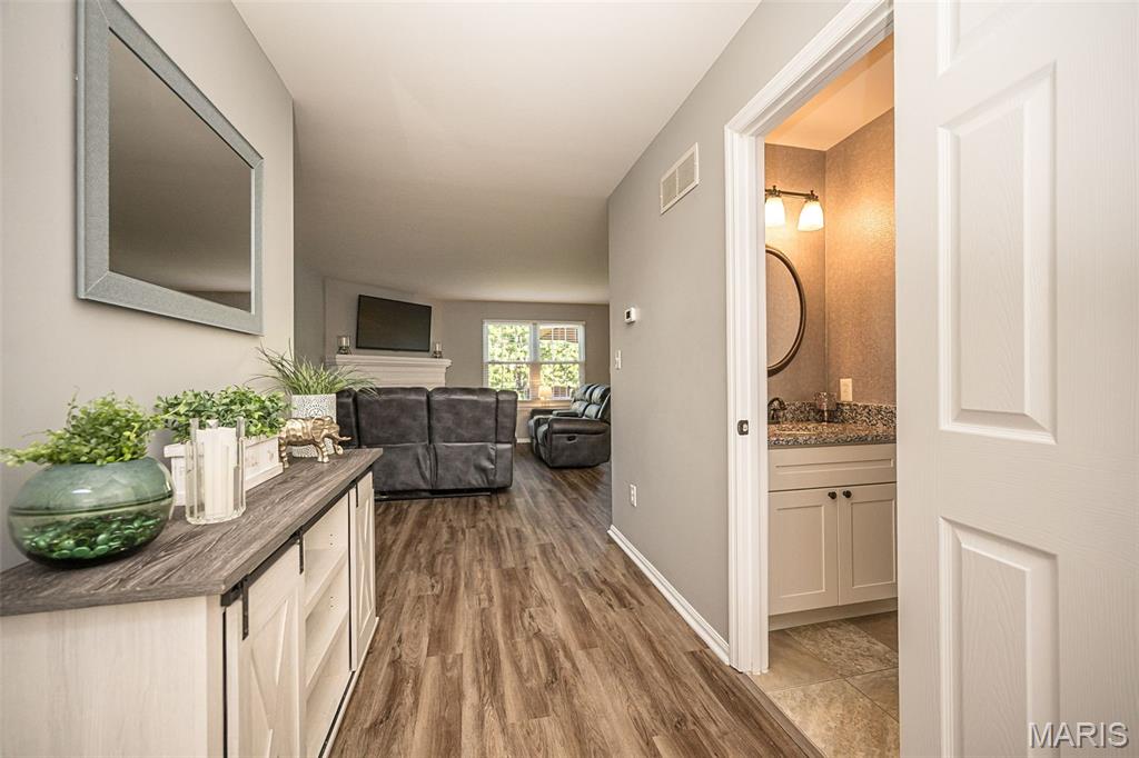 Autumn Lakes Eight Condo Thir - Residential