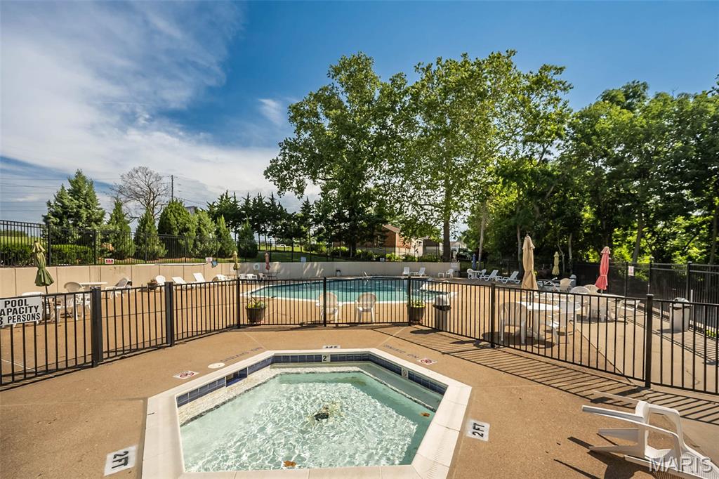 Autumn Lakes Eight Condo Thir - Residential