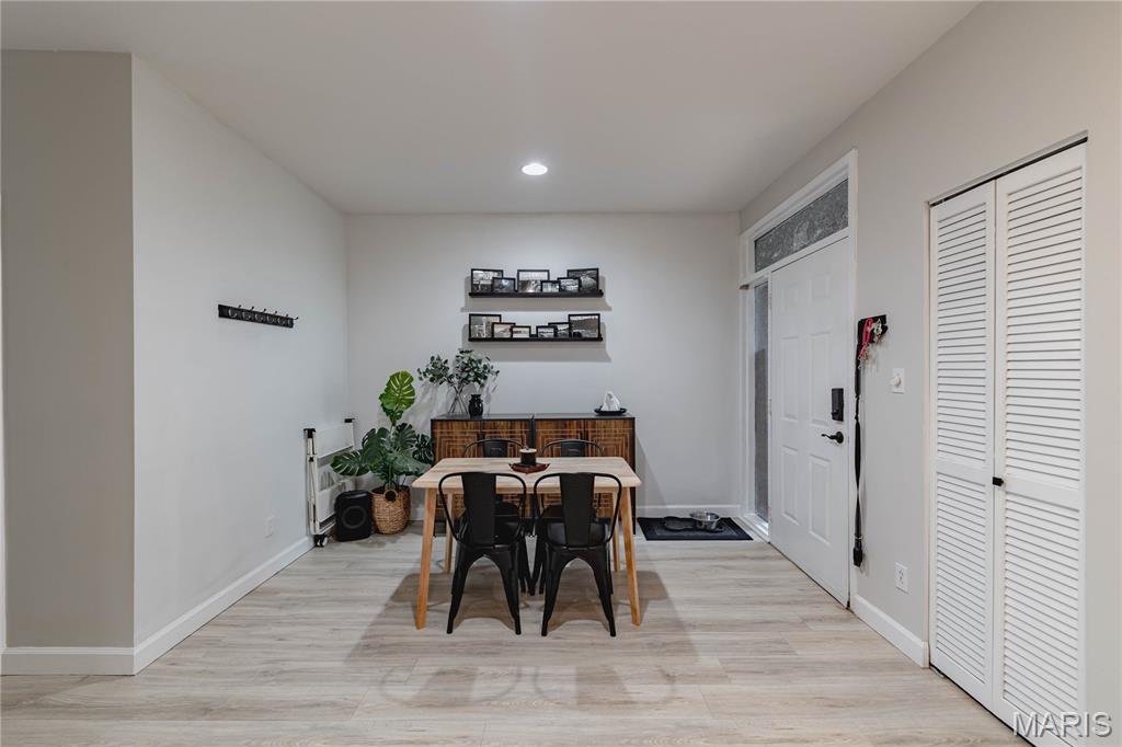 Hampshire Square Condo - Residential