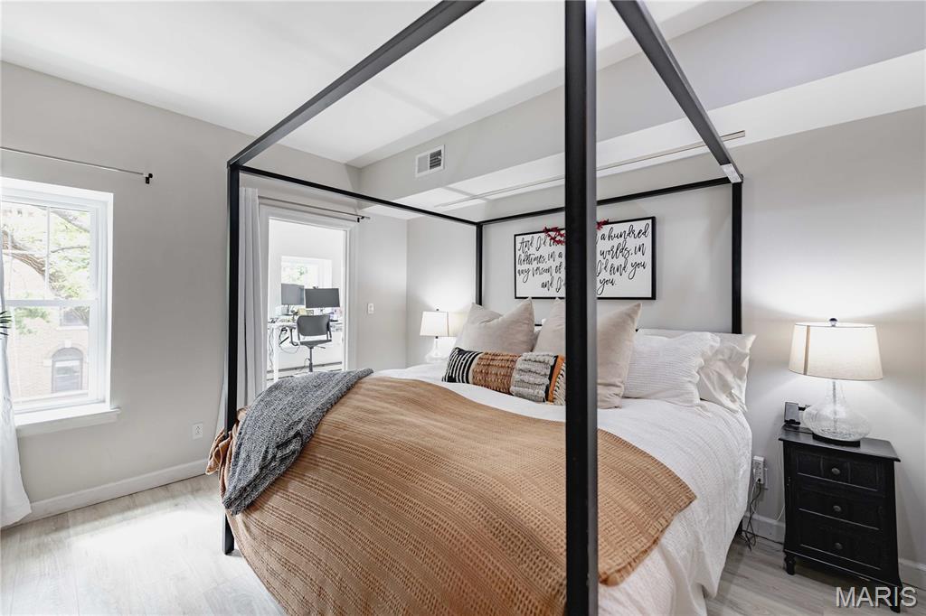 Hampshire Square Condo - Residential