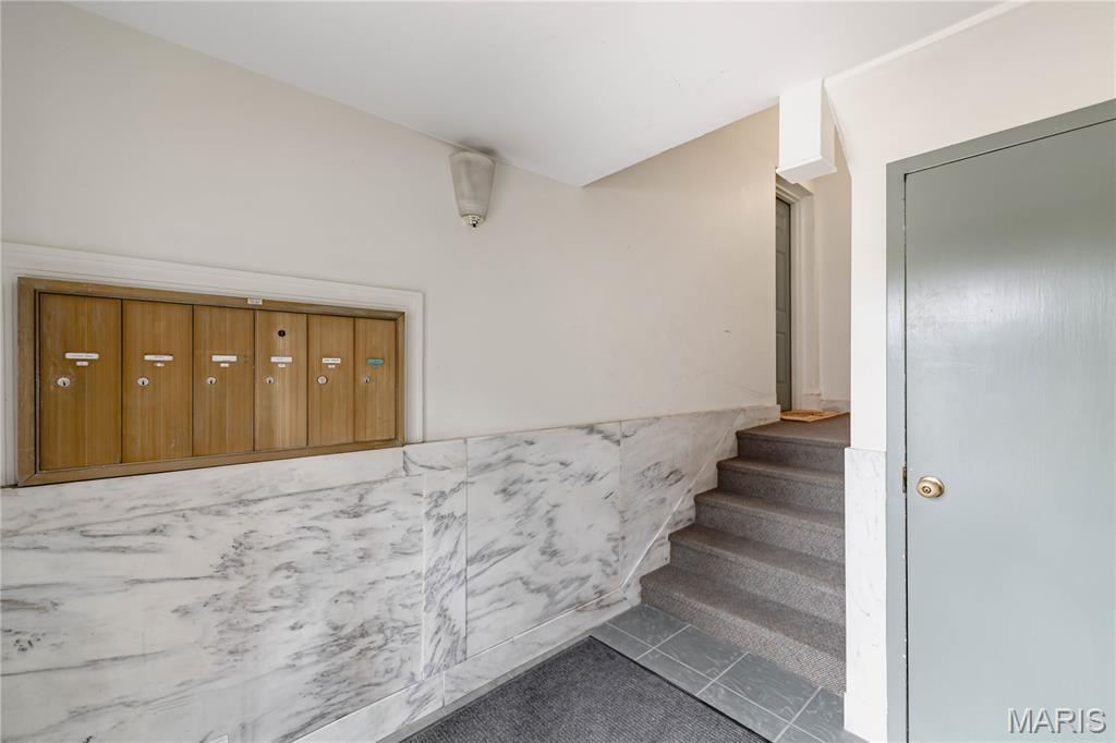Hampshire Square Condo - Residential