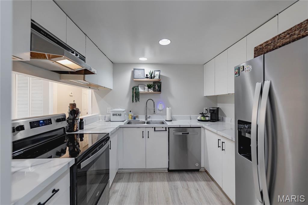 Hampshire Square Condo - Residential