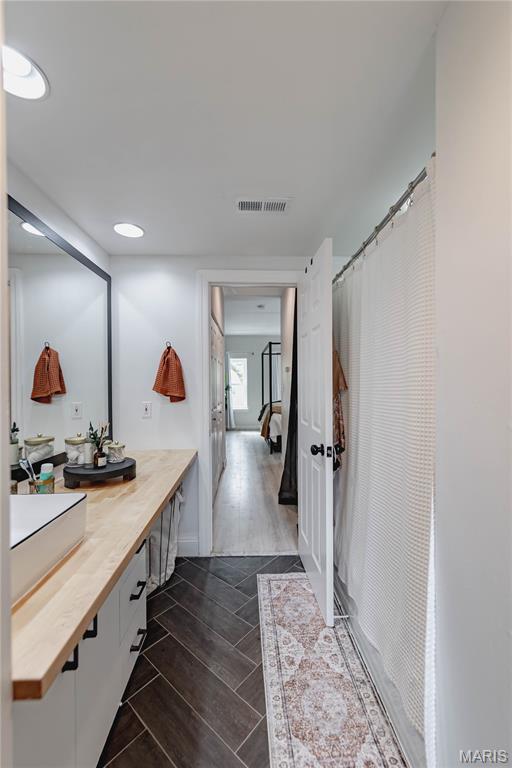 Hampshire Square Condo - Residential