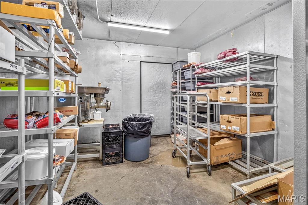 na - Commercial Sale